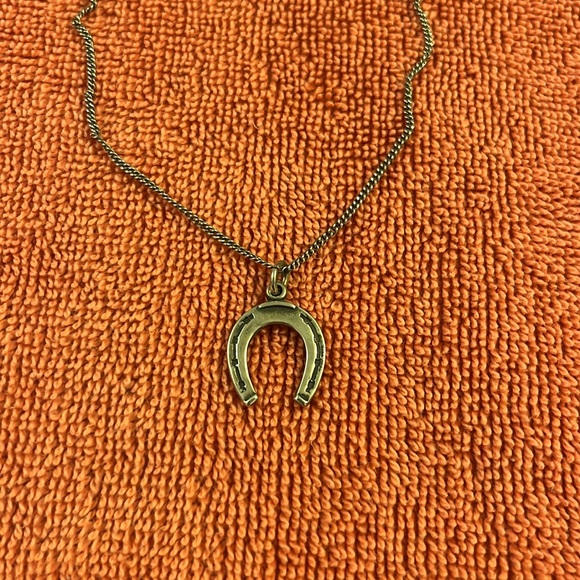 Vintage horseshoe pendant necklace - Picture 3 of 4